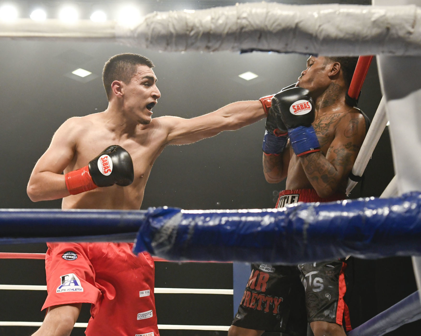 011020 WFC 120 boxing 02.jpg